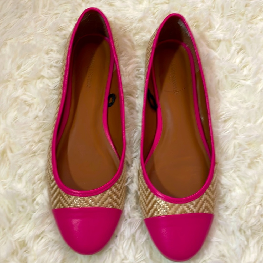 Banana Republic Ballet Flats Pink and with great detail. Size 8